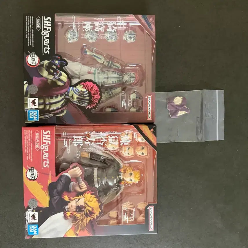 [BUNJANG] Sealed Demon Slayer: Kimetsu no Yaiba Rengoku & Akaza Custom Costume Set / 미개봉 shf 귀멸의칼날 렌고쿠 아카자/커스텀의상