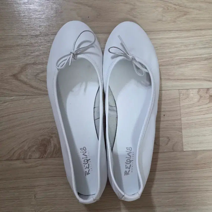 [BUNJANG] Reqins Carmen Matte Ballet Flats - White / 흐깡 Reqins 플랫슈즈 카르멘 무광 40