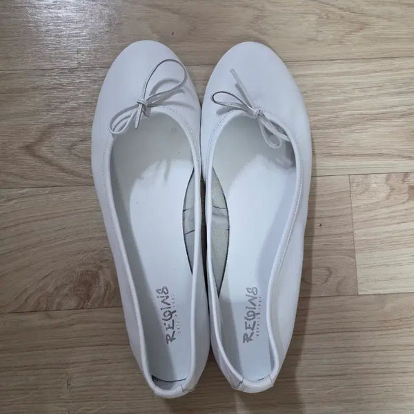 [BUNJANG] Reqins Carmen Matte Ballet Flats - White / 흐깡 Reqins 플랫슈즈 카르멘 무광 40