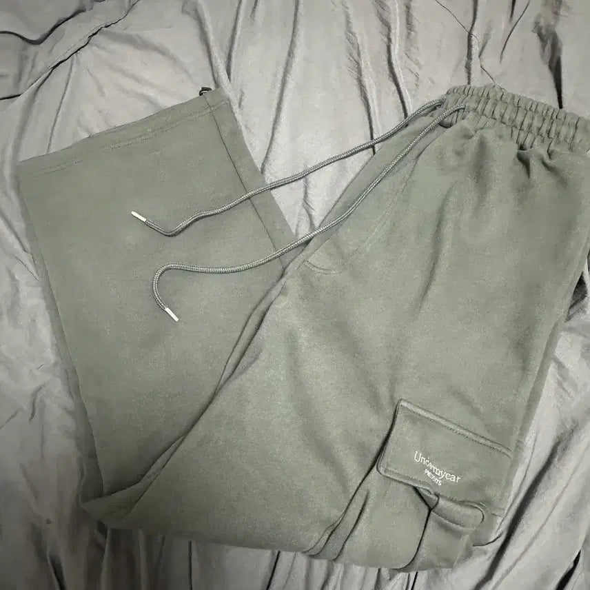 [BUNJANG] Undermycar MU.49 Cargo Sweatpants Olive Size 2 / 2) 언더마이카 무(MU)49 카고 스웻 팬츠 올리브컬러 판매합니다.