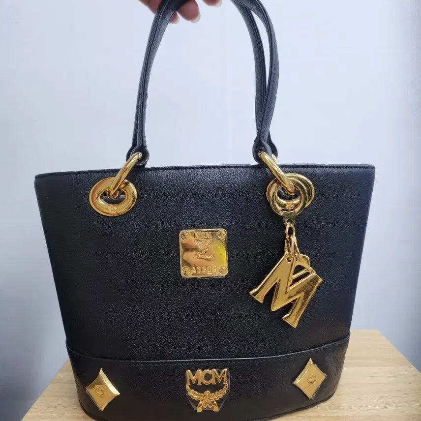 [BUNJANG] MCM Black Tote Bag with Gold Hardware / 정품 MCM가방