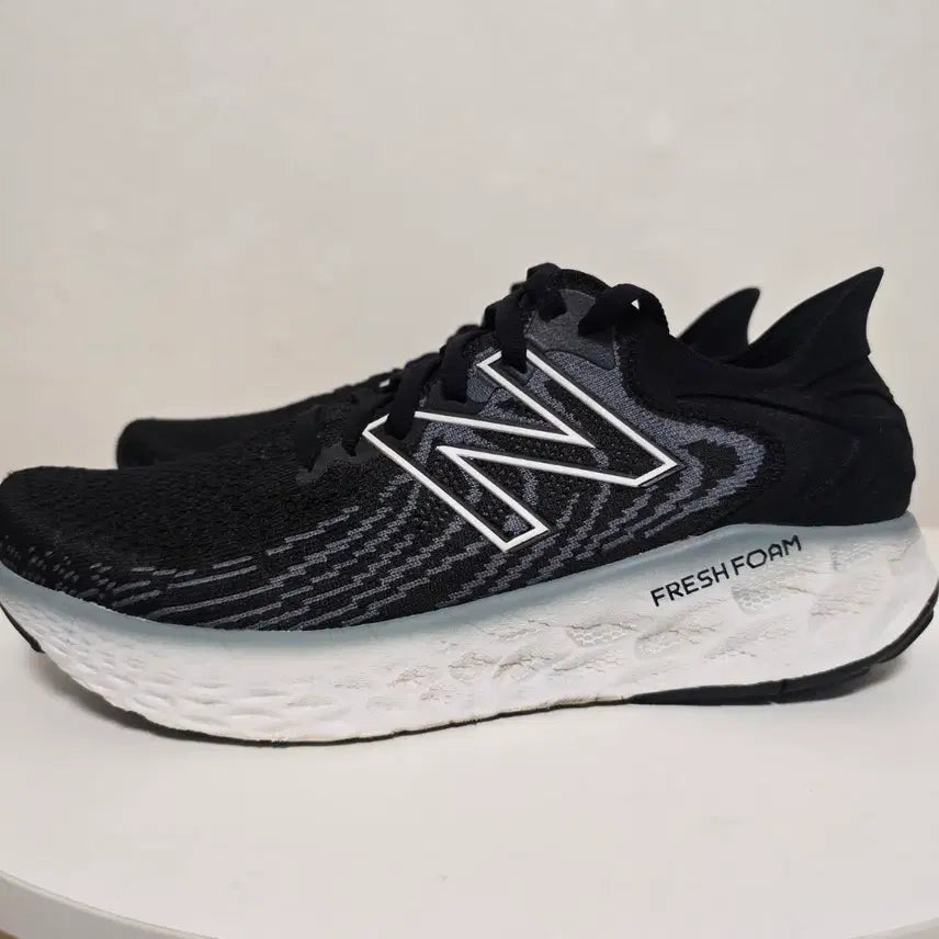 [BUNJANG] New Balance Fresh Foam Sneakers Black / 뉴발란스 프레쉬폼 운동화 블랙