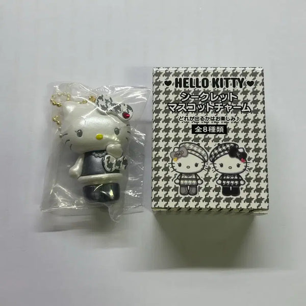 [BUNJANG] Hello Kitty Monokuro Keychain New / 헬로키티 모노쿠로 키링 새상품