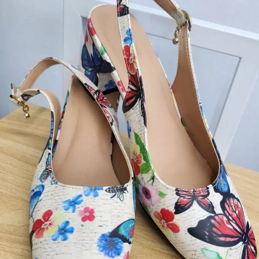 [BUNJANG] Anna Sui Style MIHO Flower Pattern Sandals / 새상품 안나수이 패턴 스타일  MIHO 플라워 패턴 샌들