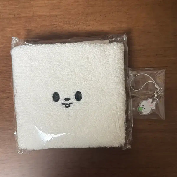 [BUNJANG] Stray Kids Leebit Fanmeeting Gift Towel & Keyring Set / Straykids 스트레이키즈 스키즈 팬미팅 기프트 수건 키링 리빗 fanmeeting gift leebit