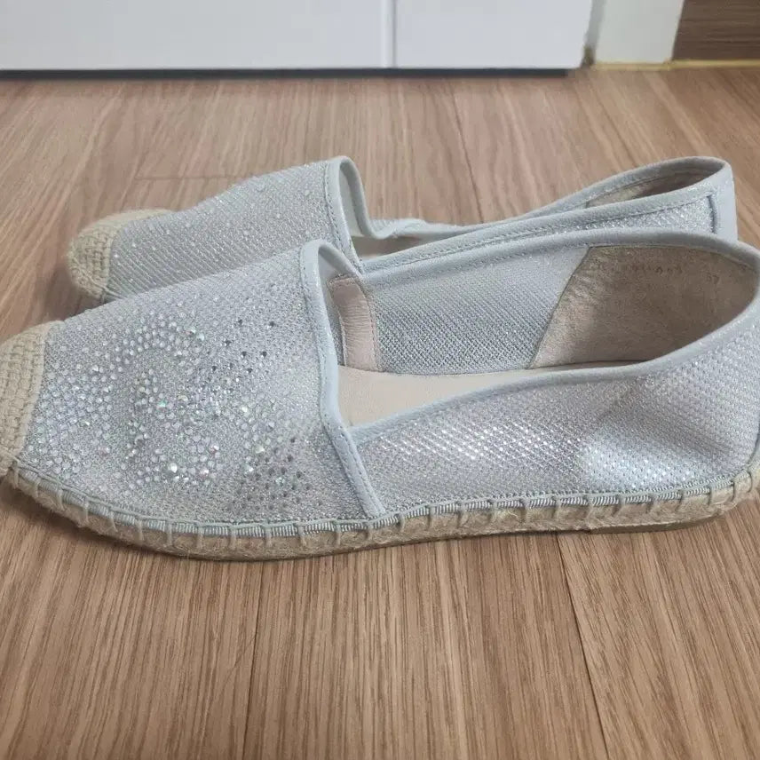 [BUNJANG] Staccato Silver Glitter Espadrille Slip-On Flats - Size 230 / 새것 스타카토  실버 글리터 에스파듀 슬립온 230 플랫슈즈