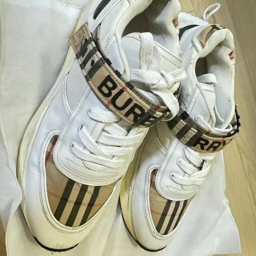 [BUNJANG] Burberry Check Sneakers White Size 275 / 버버리 체크 스니커즈 화이트 275 사이즈 팝니다