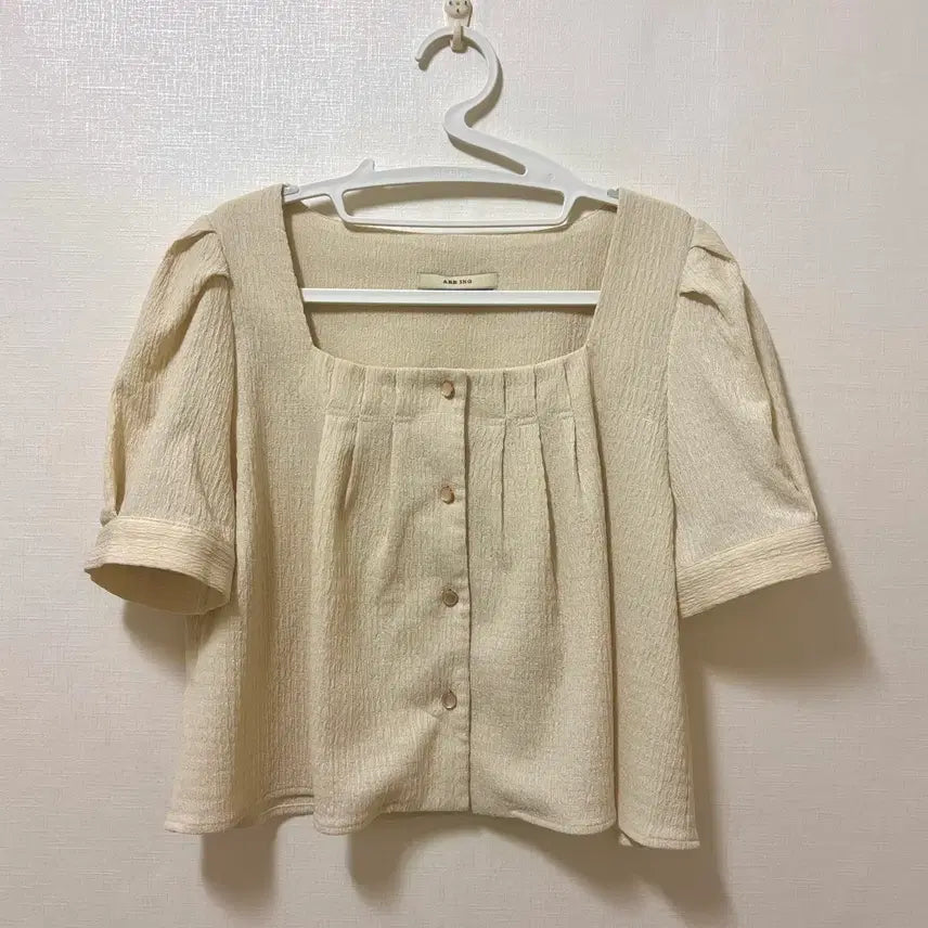 [BUNJANG] Square Neck Puff Short Sleeve Blouse (Beige) / 스퀘어넥 퍼프 반팔 블라우스(베이지)