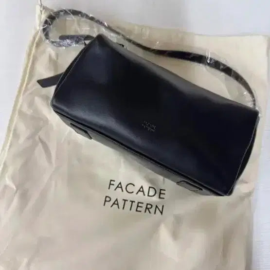 [BUNJANG] Facade Pattern Cabin Bag Black / 파사드패턴 캐빈백 블랙 새상품