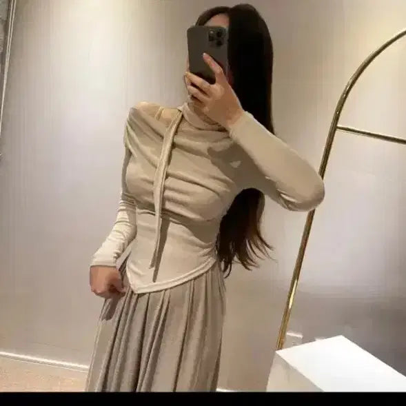 [BUNJANG] Avery Elegant Scarf Drape T-Shirt / 에이블리 우아 스카프 드레이프 티셔츠
