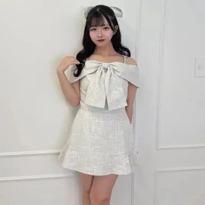 [BUNJANG] Evelyn Lilie Muly Bijou Off-Shoulder Ribbed Sleeveless Skirt Set Two-Piece / 에블린릴리에뮬리비쥬리본오프숄더나시스커트셋업투피스evelyn스나계