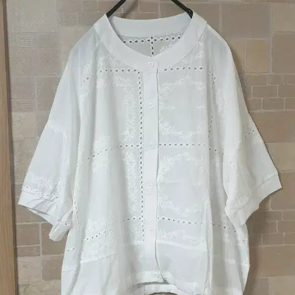 [BUNJANG] Women's Punching Blouse Shirt / 여성 펀칭블라우스남방(새옷)