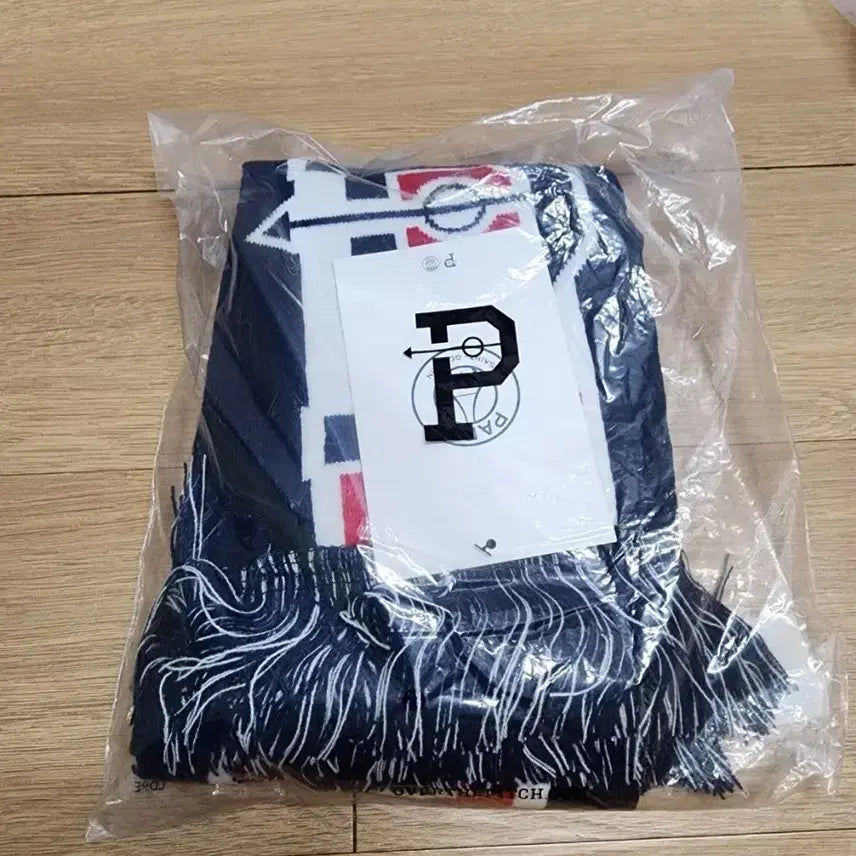 [BUNJANG] Over The Pitch x PSG Marquinhos Scarf / 오버더피치 x PSG (파리 생제르망) 머플러 마르퀴뇨스 판매