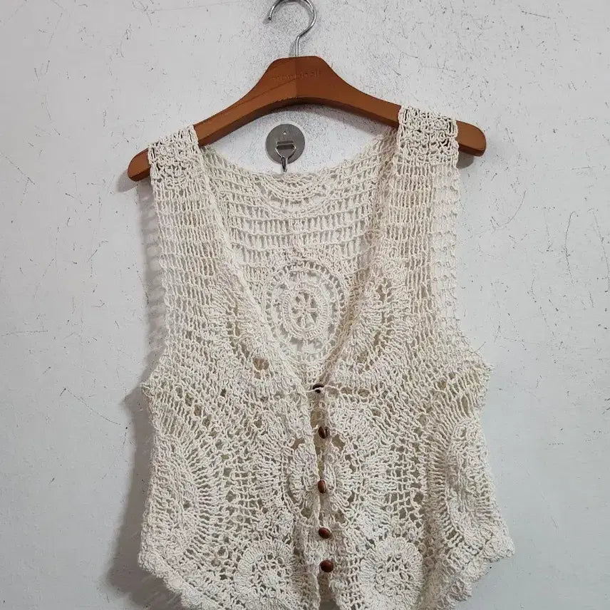[BUNJANG] Crochet Knit Vest Ivory / 크로쉐 니트 조끼 아이보리