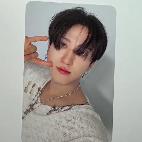 [BUNJANG] Stray Kids Rockstar Changbin Double-Sided Photocard / 스트레이키즈 락스타 창빈 양면 손 포카