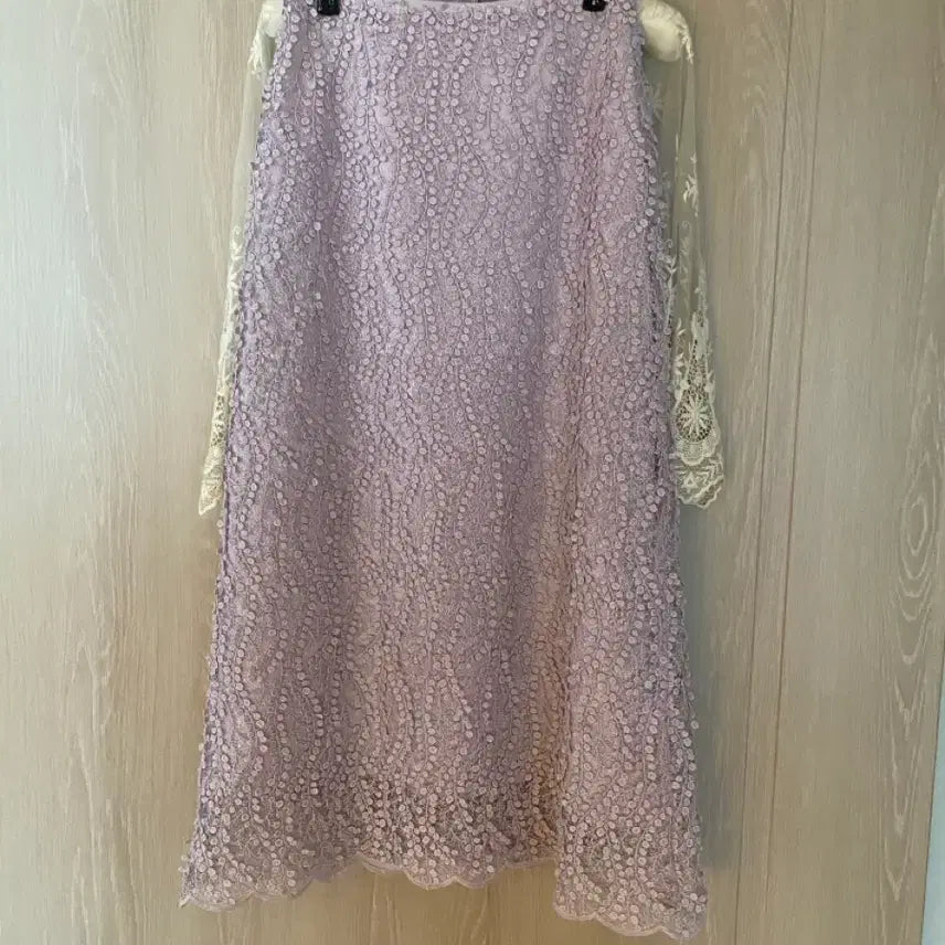 [BUNJANG] Orr Lavender Grape Embroidery Long Skirt / 오르 Orr 리벤더 그레이프자수 스커트