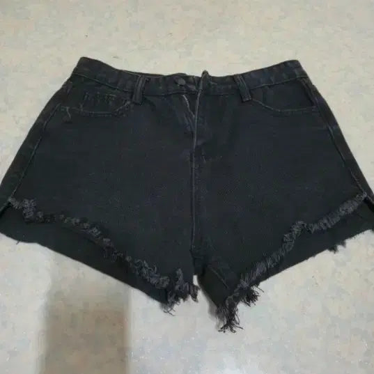 [BUNJANG] Black Denim Hotpants / 블랙 데님 핫팬츠
