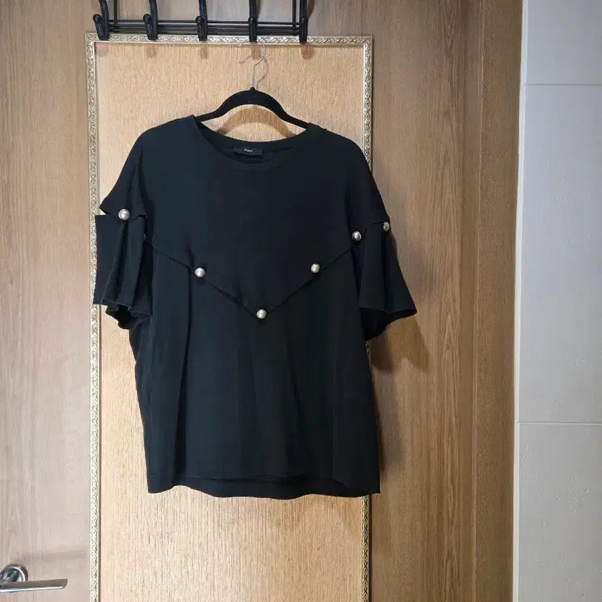 [BUNJANG] Ozzie Ozzie Pearl Embellished T-shirt / 한섬 오즈세컨 진주 장식 티셔츠