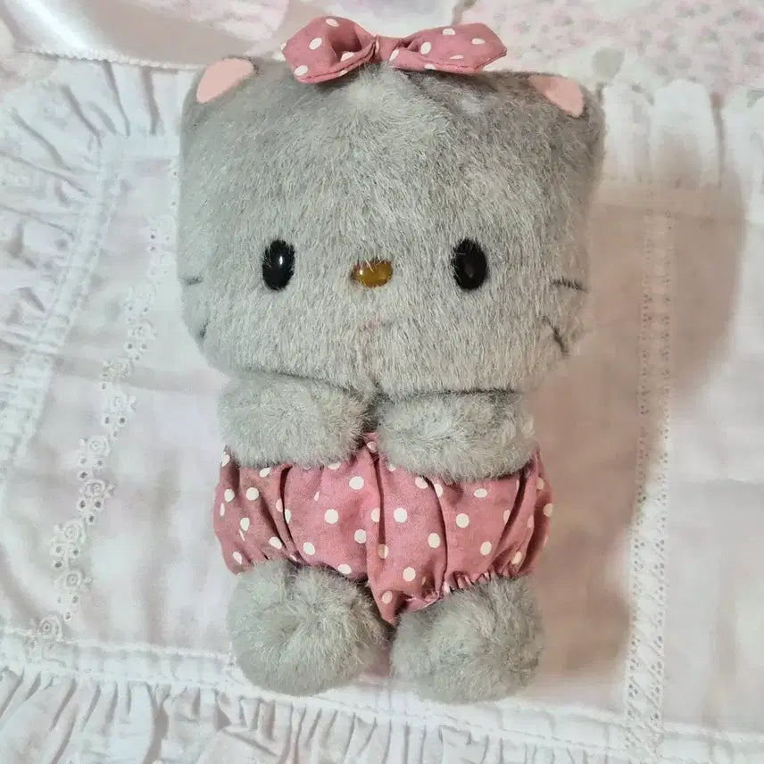 [BUNJANG] Classic Sanrio Nyanu Nyuneu Nyong Plush / 고전 산리오 냐니뉴녜뇽 인형