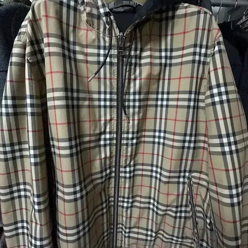 [BUNJANG] Burberry Reversible Vintage Check Hooded Zip-Up Jacket Archive Beige / 버버리 리버시블 빈티지 체크 후드집업 자켓 아카이브베이지
