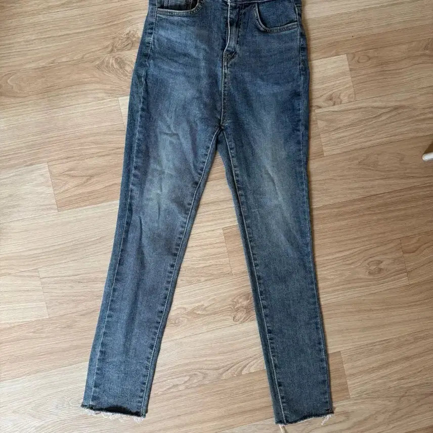 [BUNJANG] High-Waisted Two-Button Skinny Jeans / 하이웨스트 투버튼 스키니진