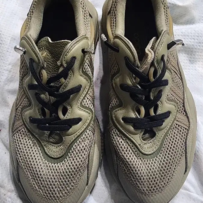 [BUNJANG] Adidas Ozweego Shoes Size 240 / 아디다스 오즈위고 사이즈240 상태좋아요
