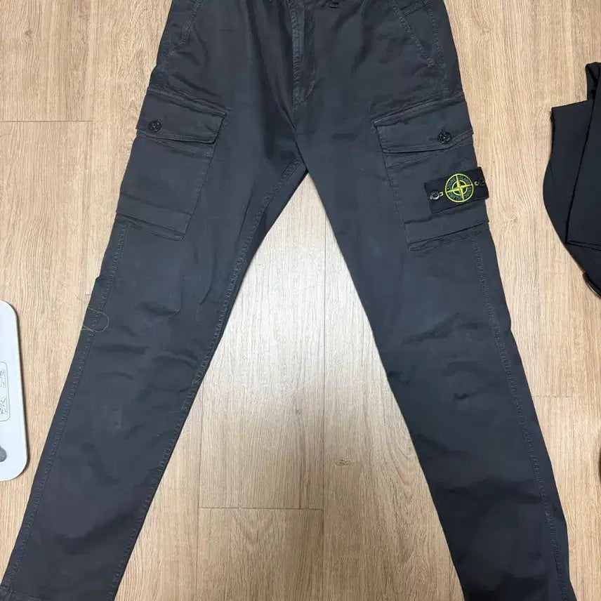 [BUNJANG] Stone Island Black Cargo Jogger Pants / 스톤아일랜드 카고바지 블랙