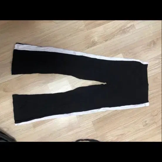 [BUNJANG] Color-Blocked Bootcut Cotton Pants / 배색부츠컷 팬츠