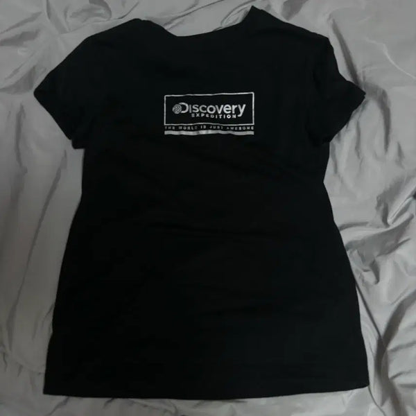 [BUNJANG] Discovery Channel Logo Short Sleeve T-Shirt Black / 디스커버리 실버 로고 반팔 티셔츠 블랙