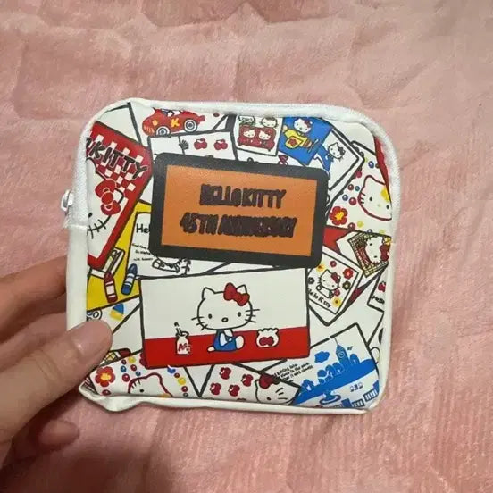 [BUNJANG] Hello Kitty 45th Anniversary Pouch / 헬로키티 45주년 기념 파우치