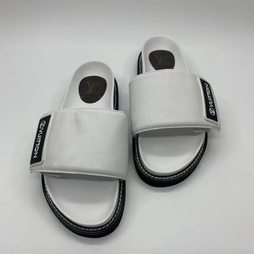 [BUNJANG] Louis Vuitton Sunset Flat Comfort Sandals White 37 / 267001613 루이비통 선셋 플랫 컴포트 샌들1A93SV 화이트 37