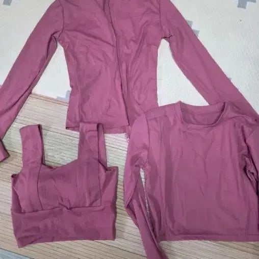 [BUNJANG] Women's 3-Piece Activewear Top Set / 새상품)여성 운동복 상의 3종 세트 요가복 필라테스 기능성 운동복