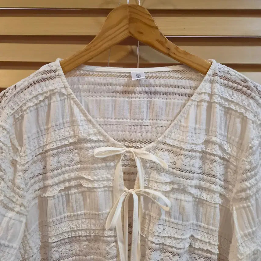 [BUNJANG] Rirancoe Women's Lace Strap Crop Cardigan / 리리앤코 여성 레이스 스트랩크롭가디건 3사이즈
