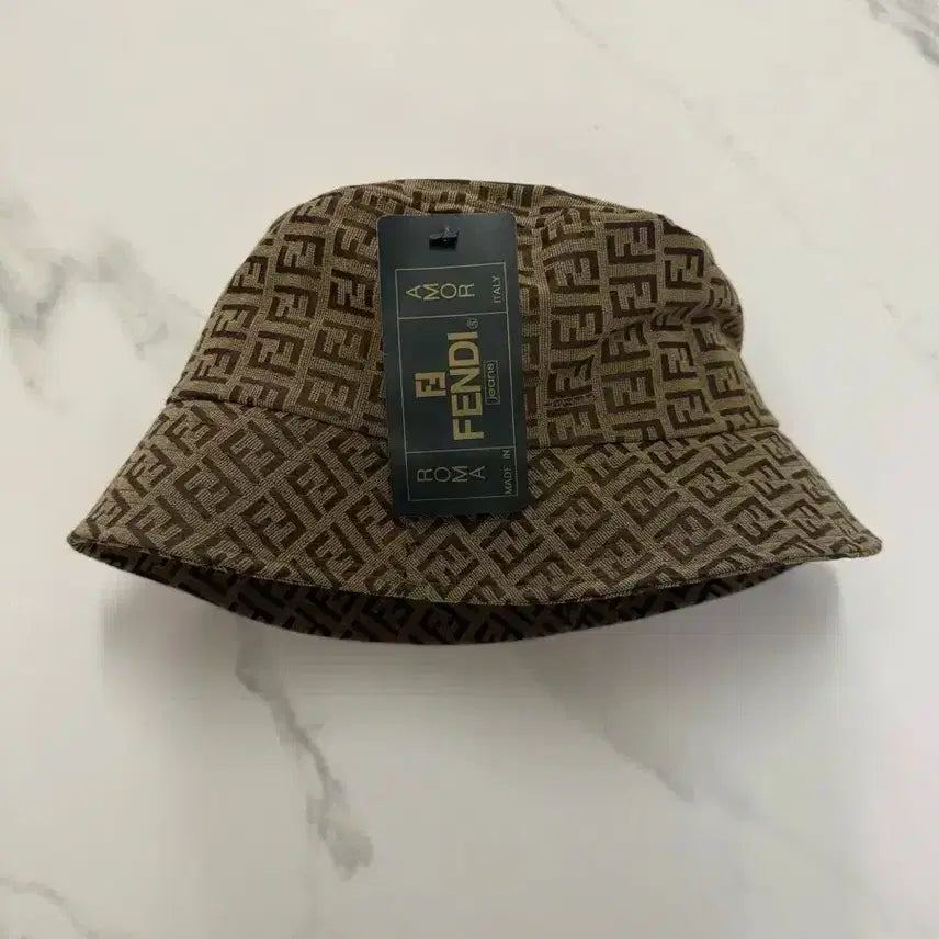 [BUNJANG] Fendi Genuine Bucket Hat / 팬디 정품 버킷햇