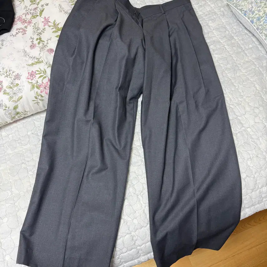 [BUNJANG] Decolloso Wide Slacks Gray Size 2 / 데꼬로소 슬렉스 그레이 사이즈 2 판매합니다.