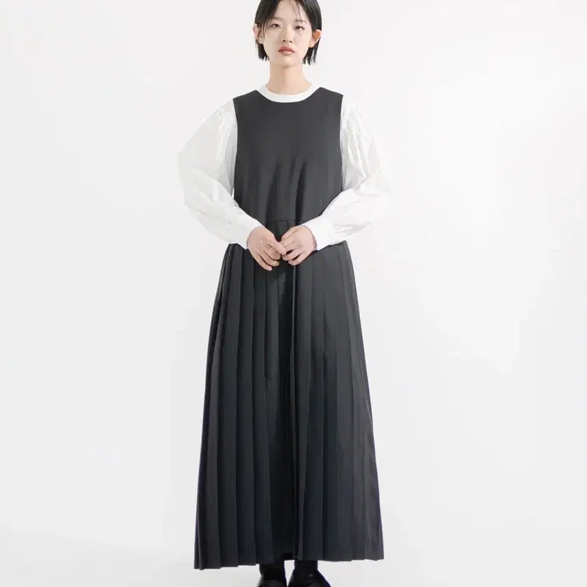 [BUNJANG] Eunoia Classic Pleated Dress / 유노이아 클래식 플리츠 드레스