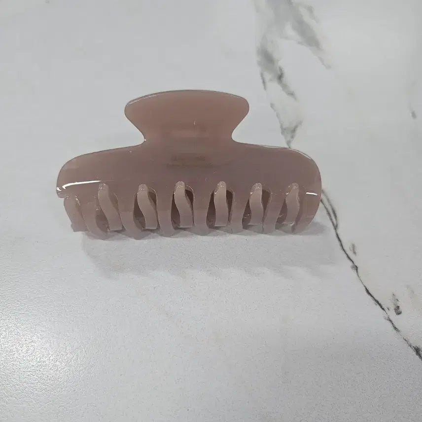 [BUNJANG] Clear Beige Hair Claw Clip Medium / 투명 헤어 집게핀 베이지