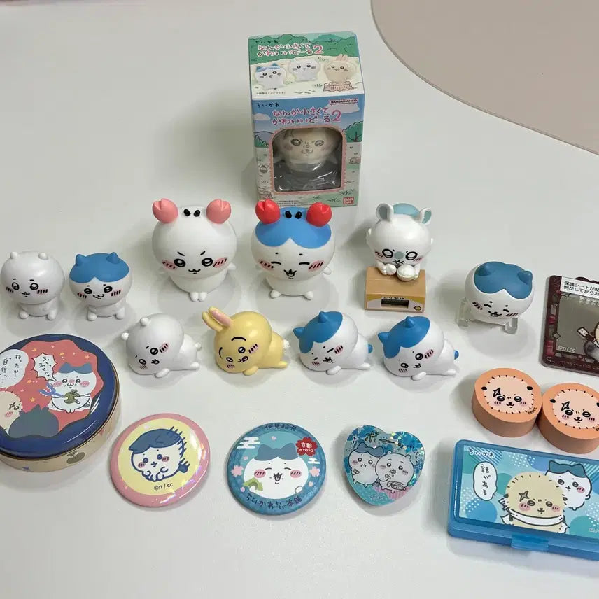 [BUNJANG] Chiikawa Gacha Figures, Pins, Soft Vinyl, Tin Cases, Mirrors, Flocked Set / 치이카와 가챠 피규어 핀뱃지 소프비 틴케이스 거울 플로키 일괄
