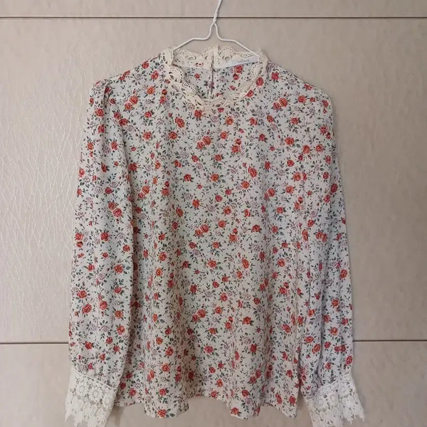 [BUNJANG] Antique Flower Lace Collar Blouse / 앤틱 플라워 레이스 칼라 블라우스
