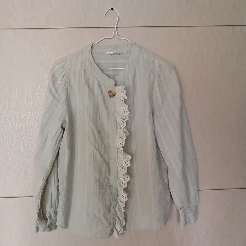 [BUNJANG] Pale Mint Frill Lace Blouse / 블라우스 페일 민트색 프릴 레이스 배색