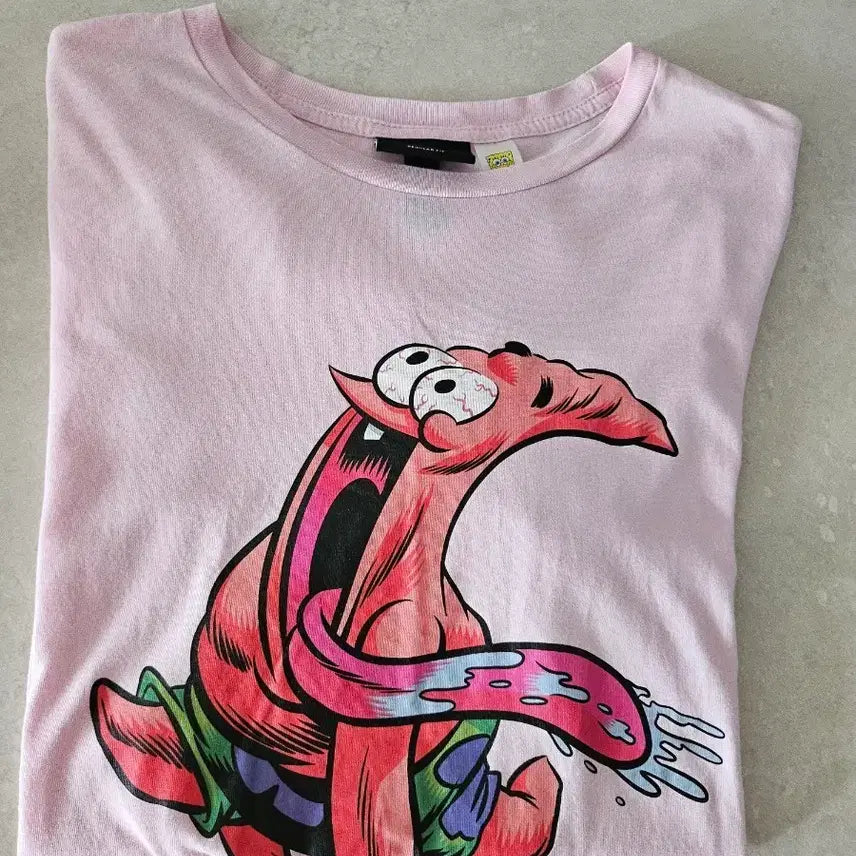 [BUNJANG] H&M x SpongeBob Graphic T-Shirt Pink / H&M스폰지밥 콜라보 그레픽반팔 티셔츠 핑크