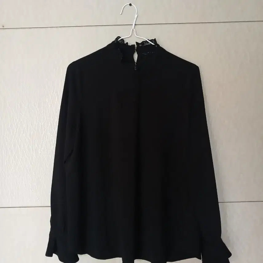 [BUNJANG] Black Lace Collar Blouse / 블랙 레이스 칼라 블라우스