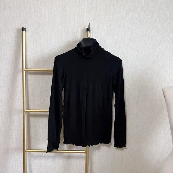 [BUNJANG] Black Frill Turtleneck Shirt / 29000 촤르르 블랙 프릴 목폴라셔츠