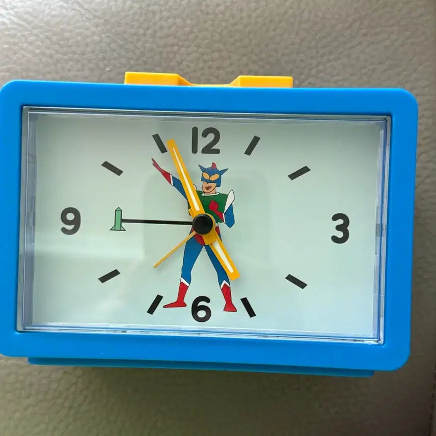 [BUNJANG] Action Mask Desk Clock with Alarm Function / 액션가면 시계(알람가능)