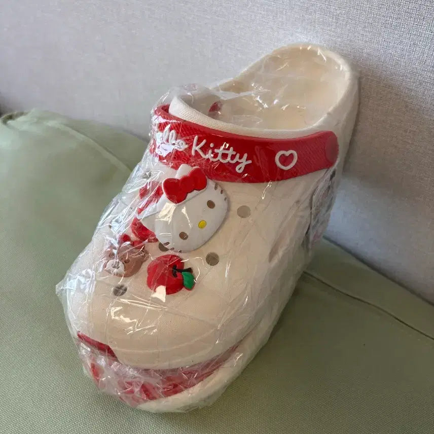 [BUNJANG] Sanrio Hello Kitty Crocs Clogs / 키티 크록스 230 정도