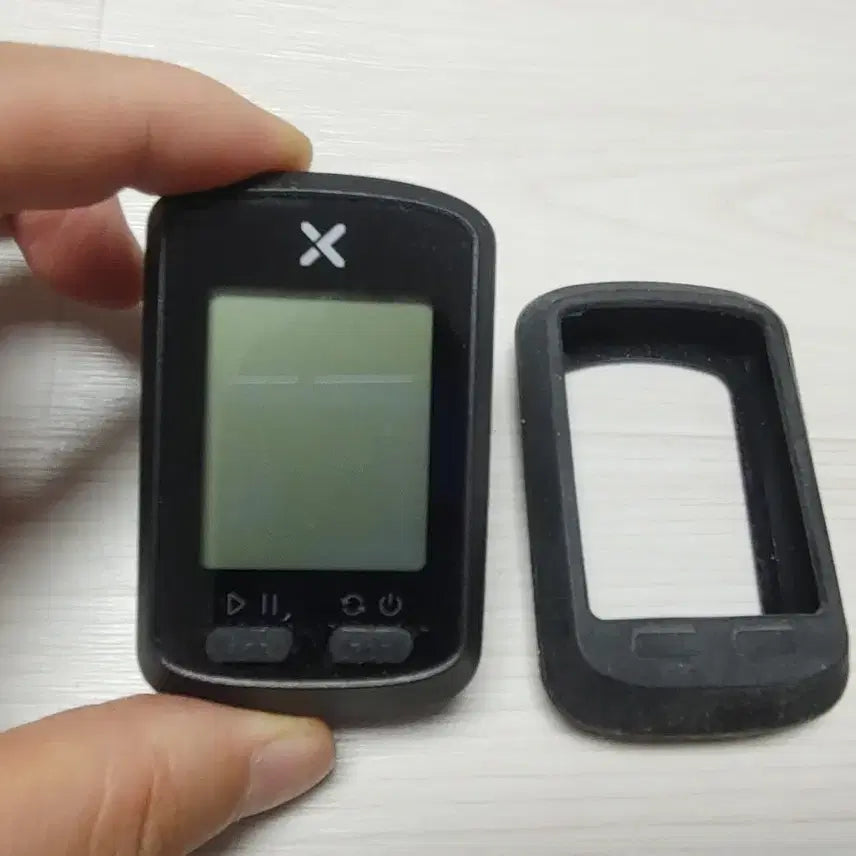 [BUNJANG] XOSS G+ Wireless GPS Bicycle Speedometer with Silicone Case / XOSS G+ 무선 GPS자전거 속도계+실리콘케이스 판매합니다.택포2.5