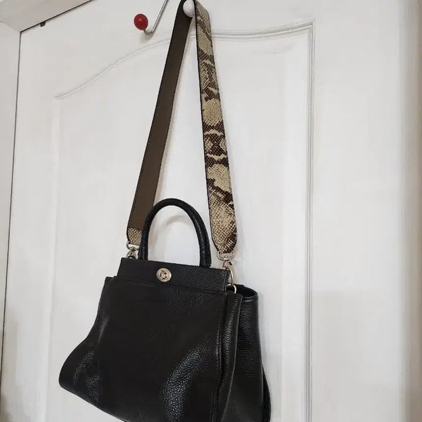 [BUNJANG] Albertaario Black Leather Tote Bag with Snake Pattern Strap / 블랙 가죽 토트백 스네이크 패턴 스트랩 (알베르타리오)
