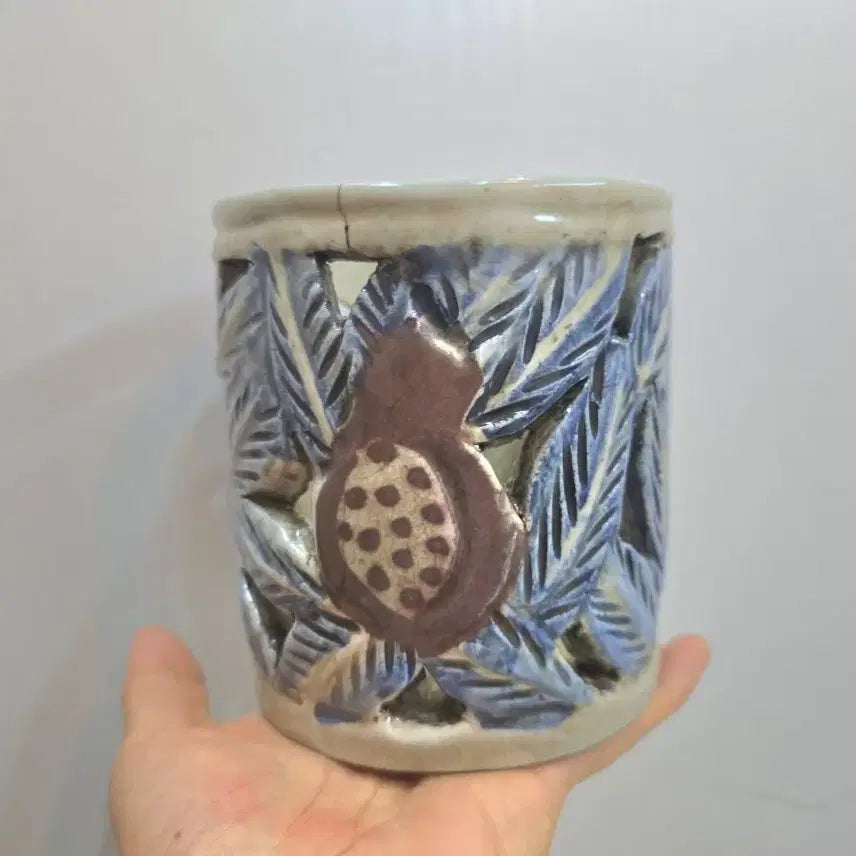 [BUNJANG] Antique Blue-and-White Porcelain Celadon Brush Holder with Lattice Carving / 골동품 청화백자진사 투각필통