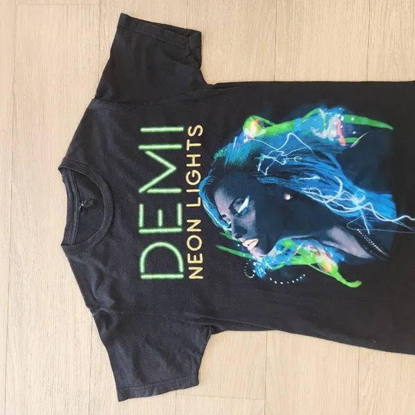 [BUNJANG] Demi Lovato Neon Lights T-Shirt / 데미 로바토 네온 라이츠 티셔츠M