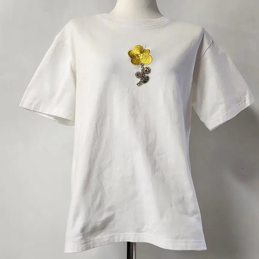 [BUNJANG] SHUSHU TONG Flower Embroidered Beads Cubic Short Sleeve T-shirt White UK 10 / [정품] 슈슈통 플라워 자수 비즈 큐빅 반팔 티셔츠 화이트 10